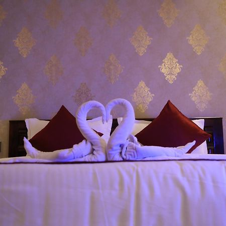 Rajathadri Royal Inn Bangalore Buitenkant foto
