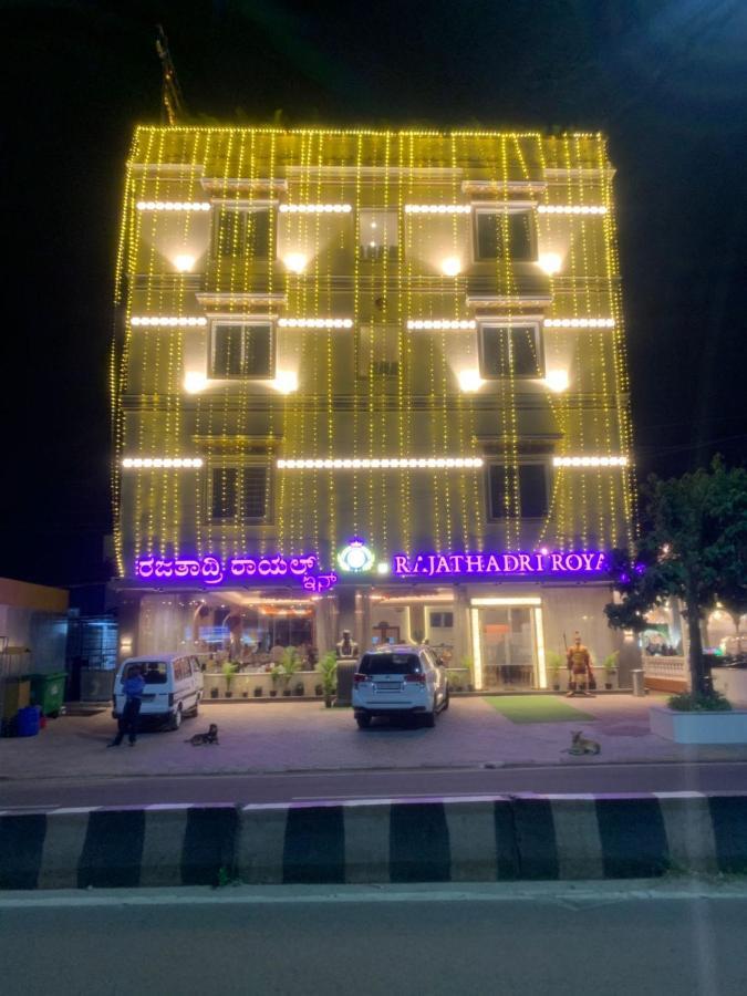 Rajathadri Royal Inn Bangalore Buitenkant foto