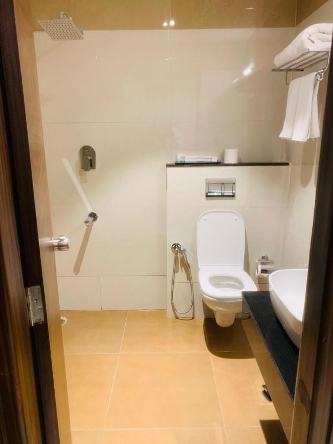 Rajathadri Royal Inn Bangalore Buitenkant foto
