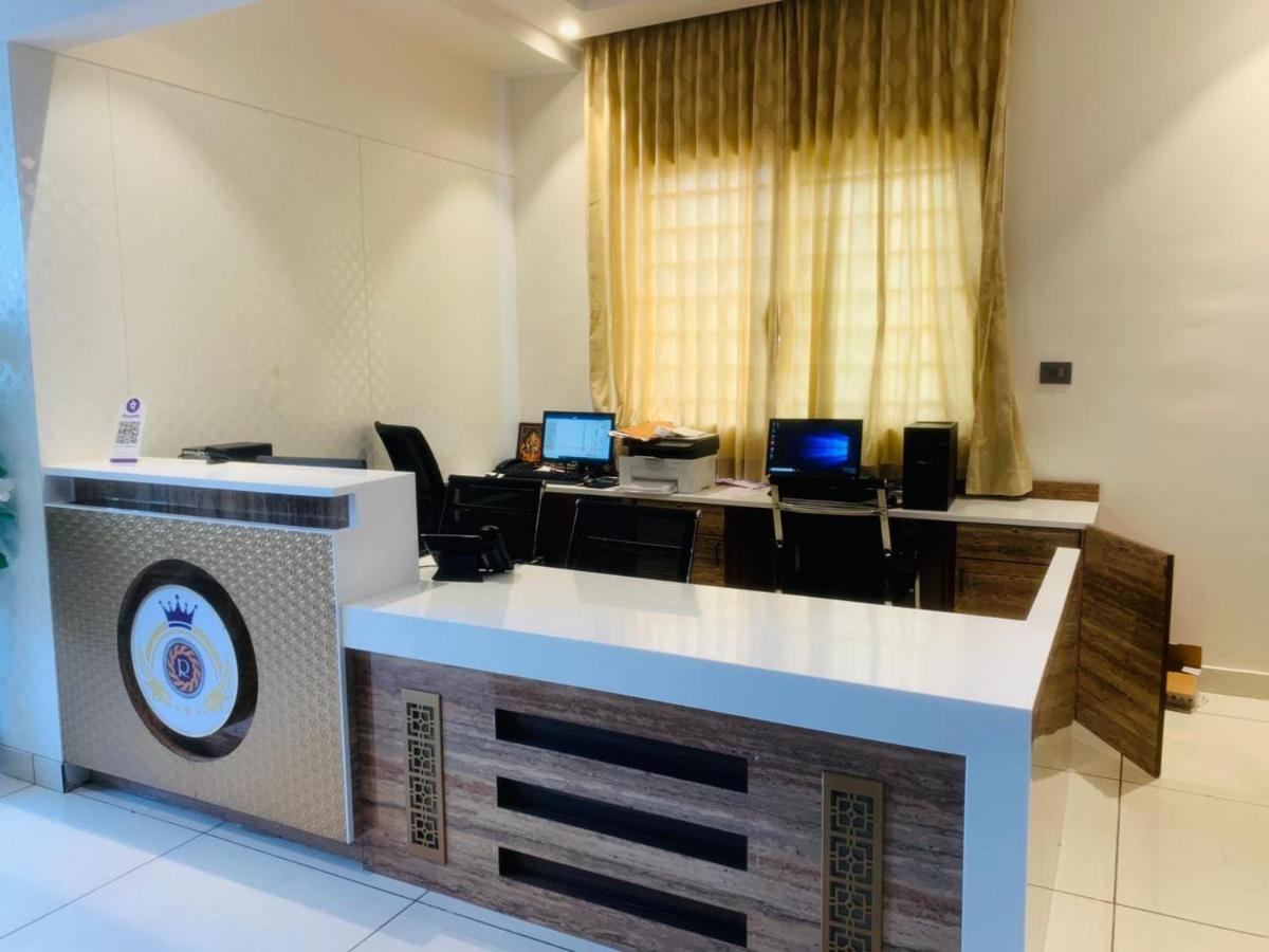 Rajathadri Royal Inn Bangalore Buitenkant foto